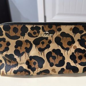 Coach Cosmetic Bag Leopard Print In Brown And Black Gold Zipper Black Lining